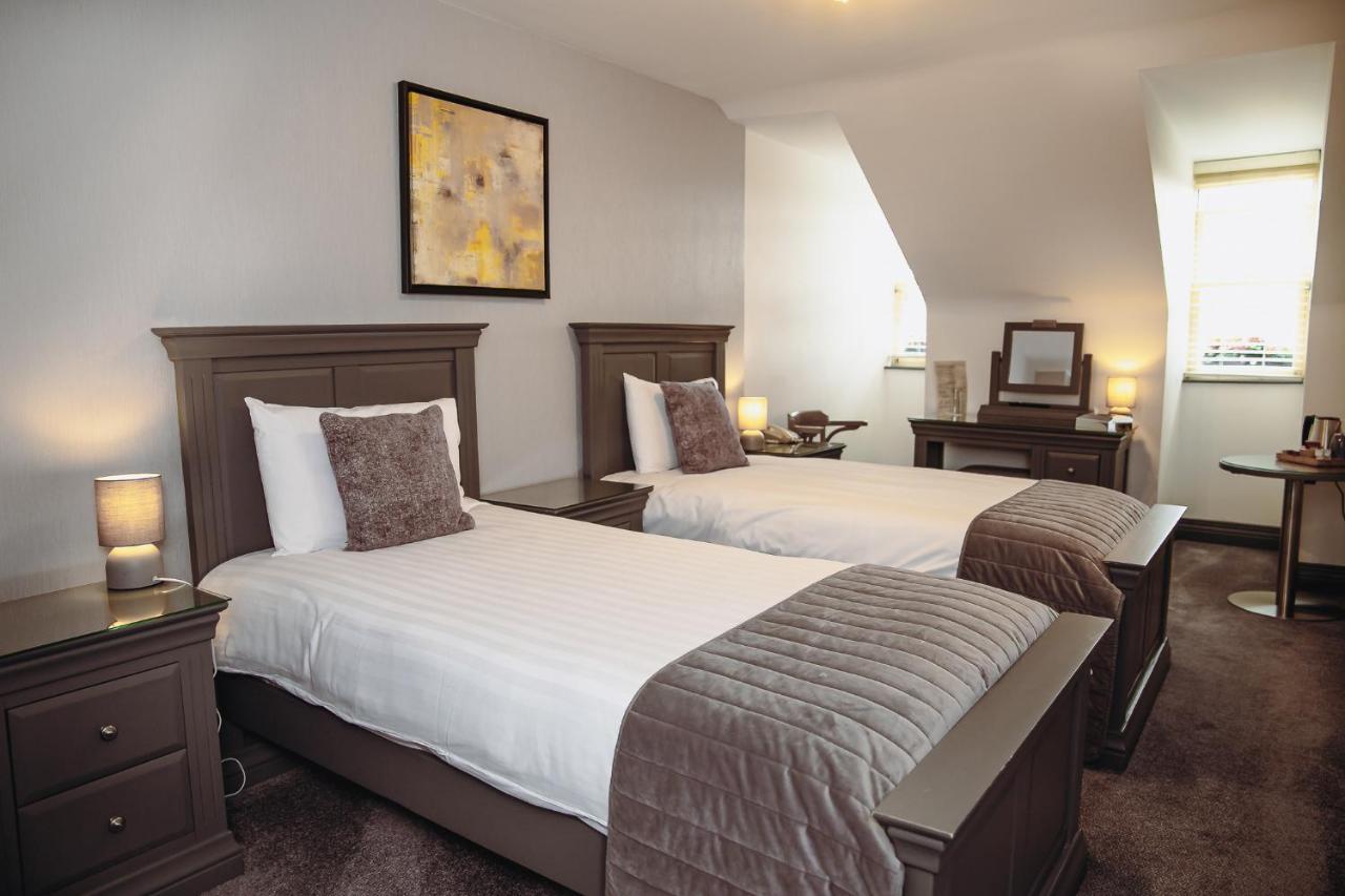 Muskerry Arms Bar And B&B Guest house