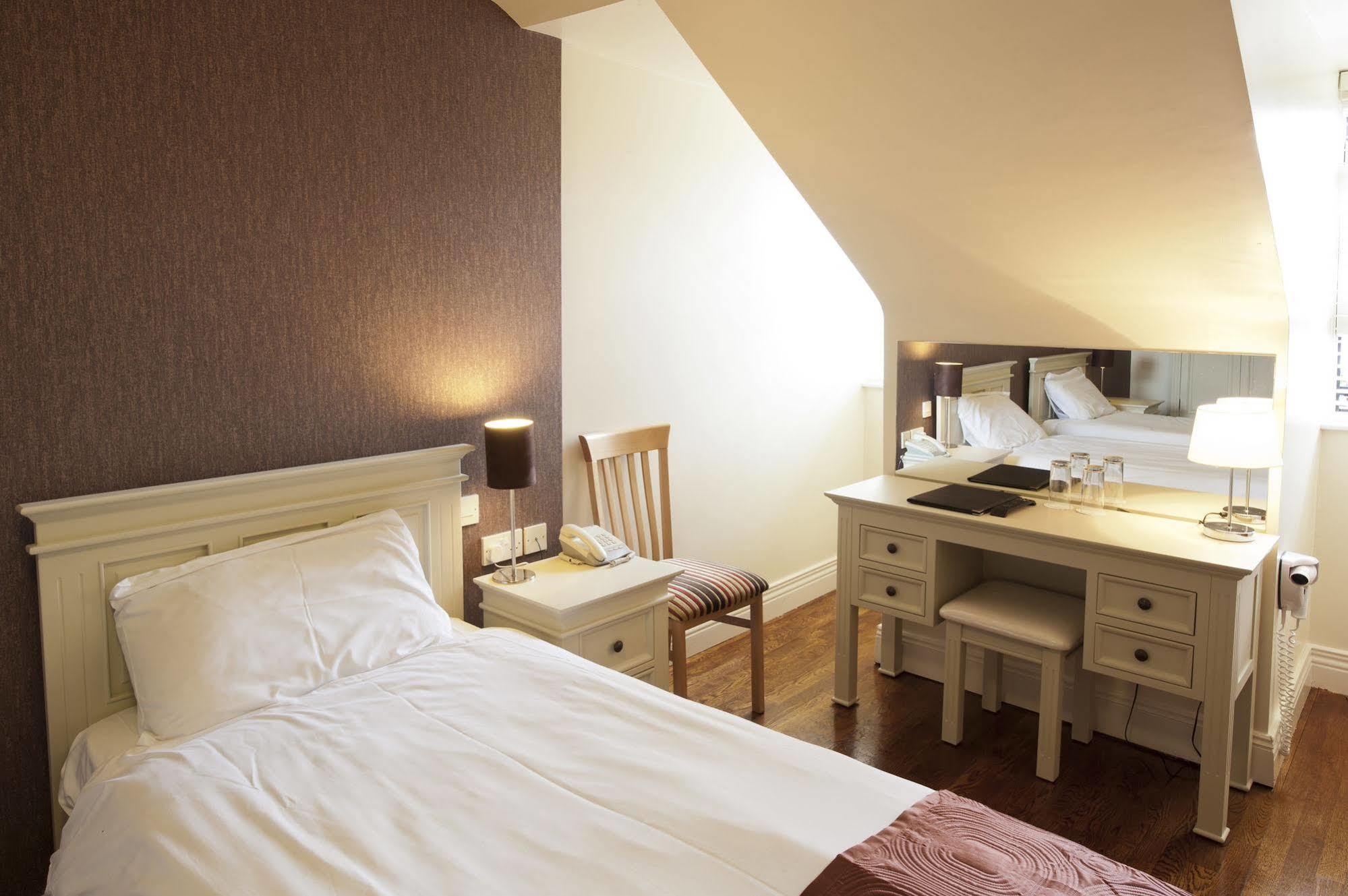 Muskerry Arms Bar And B&B 3*